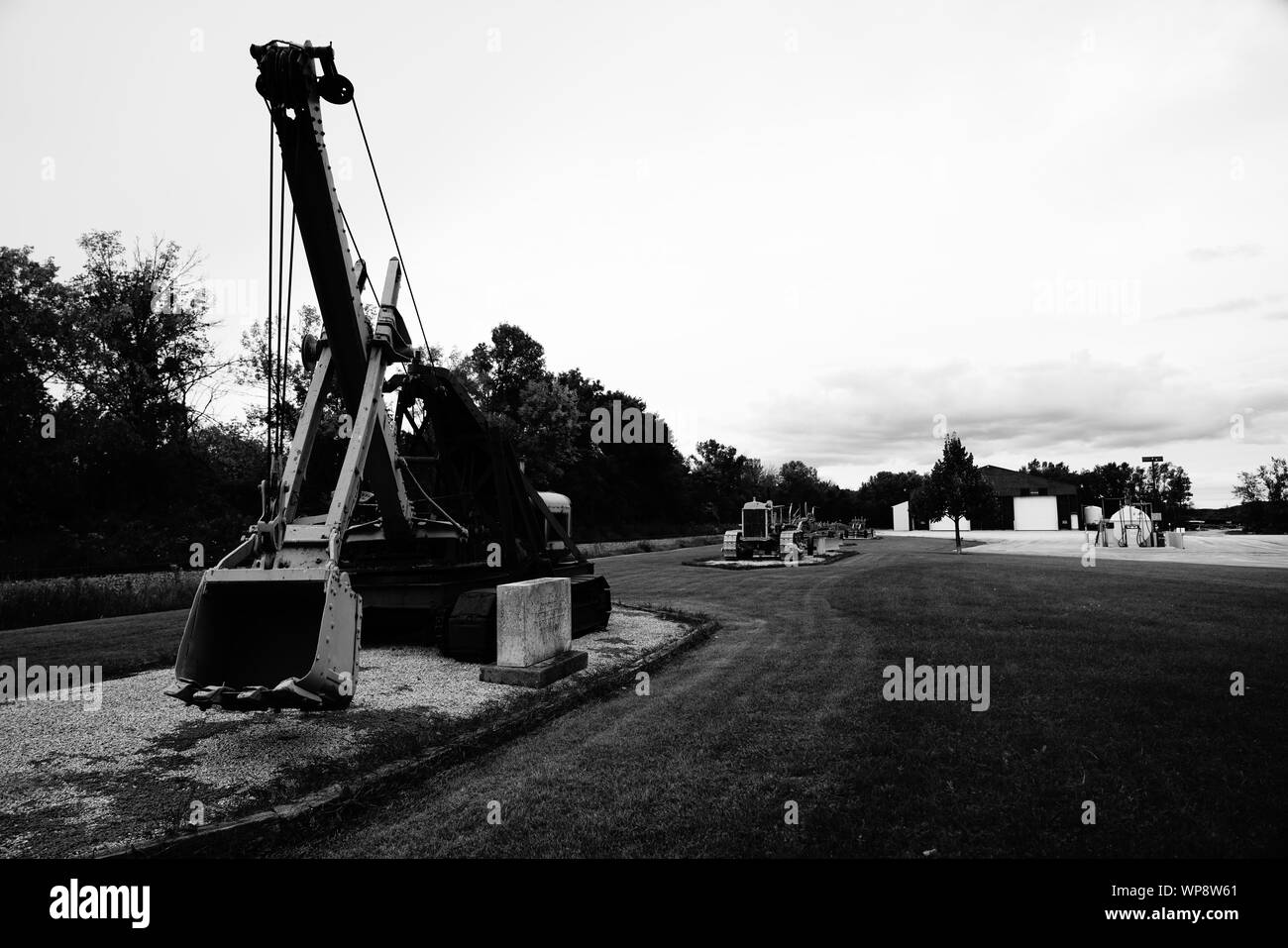 Jahrgang, Digger, Ausrüstung, Metall, Arbeit, Gold, Bergwerk, Bergbau, alt, Pan, Fluss, Wasser, Waschmaschine, Bau, Reise, Bergmann, Graben-, Industrie-, Werkzeug, Retr Stockfoto