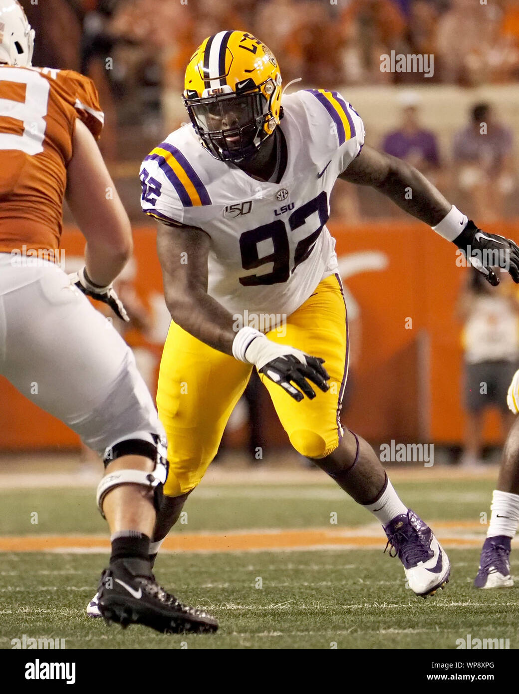 März 9, 2019. Neil Farrell Jr #92 der LSU Tiger in Aktion die Texas Longhorns bei Darrell K Royal - Texas Memorial Stadium in Austin Texas vs. LSU Niederlagen Texas 45-38. Robert Backman/Cal Sport Media. Stockfoto