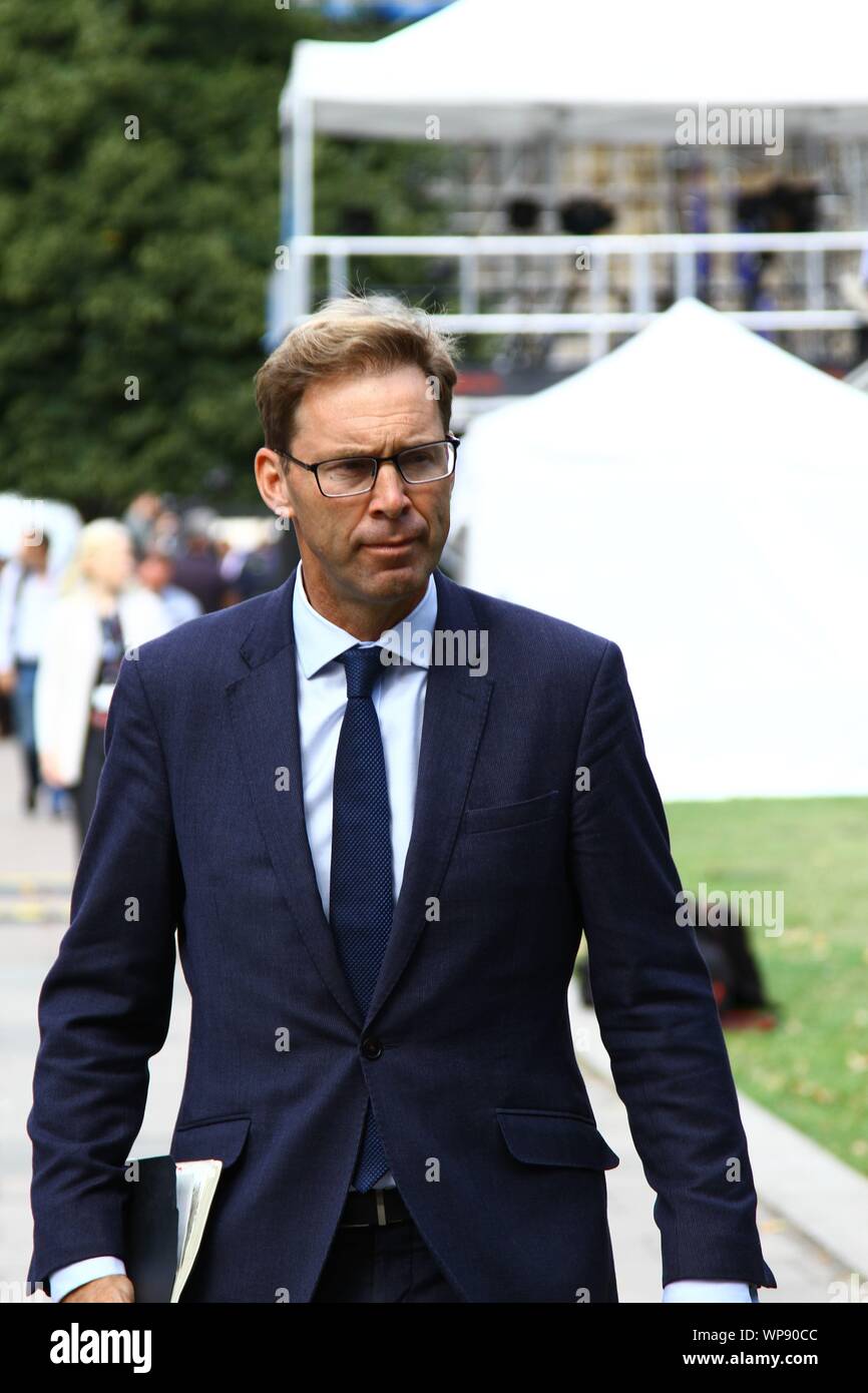 TOBIAS ELLWOOD MP für BOURNMOUTH OSTEN AM COLLEGE GREEN, WESTMINSTER AM 5. SEPTEMBER 2019. Konservative Partei MPS. Die Minister. Die britischen Politiker. Politik. Großbritannien Politik. Herr ELLWOOD GAB TERRORISTISCHEN OPFER PC KEITH PARLMER MUND-ZU-Mund-beatmung und mit der Herz-Lungen-Wiederbelebung auf dem Gelände des Parlaments. Stockfoto