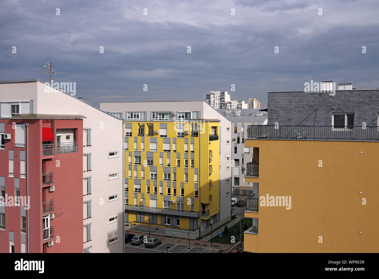 Neue farbenfrohe Gebäude Belgrader Stadtbild Serbien Stockfoto