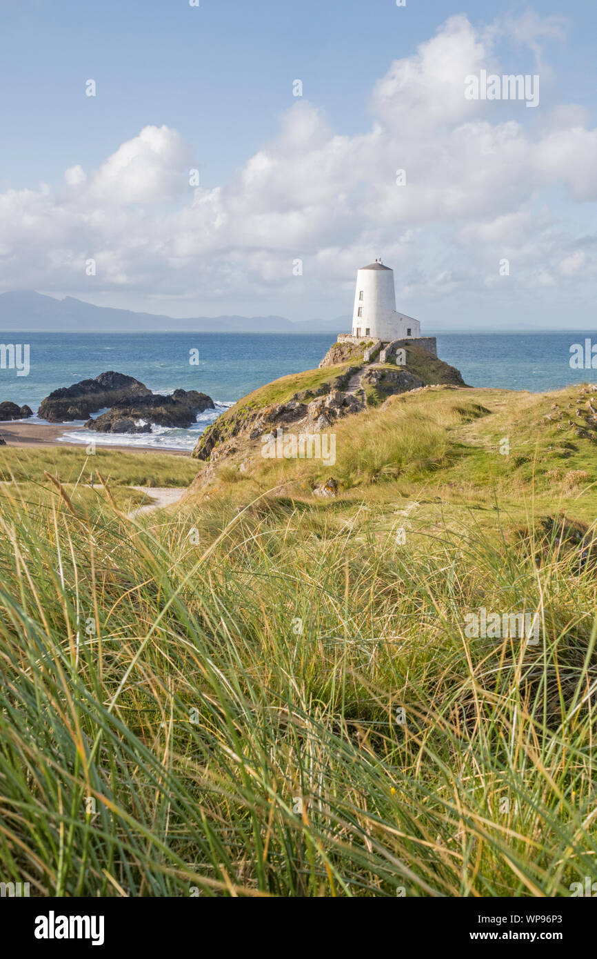 Tŵr Mawr Leuchtturm auf llanddwyn Island", Welsh, Ynys Llanddwyn", Teil von staplehurst Warren National Nature Reserve, Anglesey, North Wales, UK Stockfoto