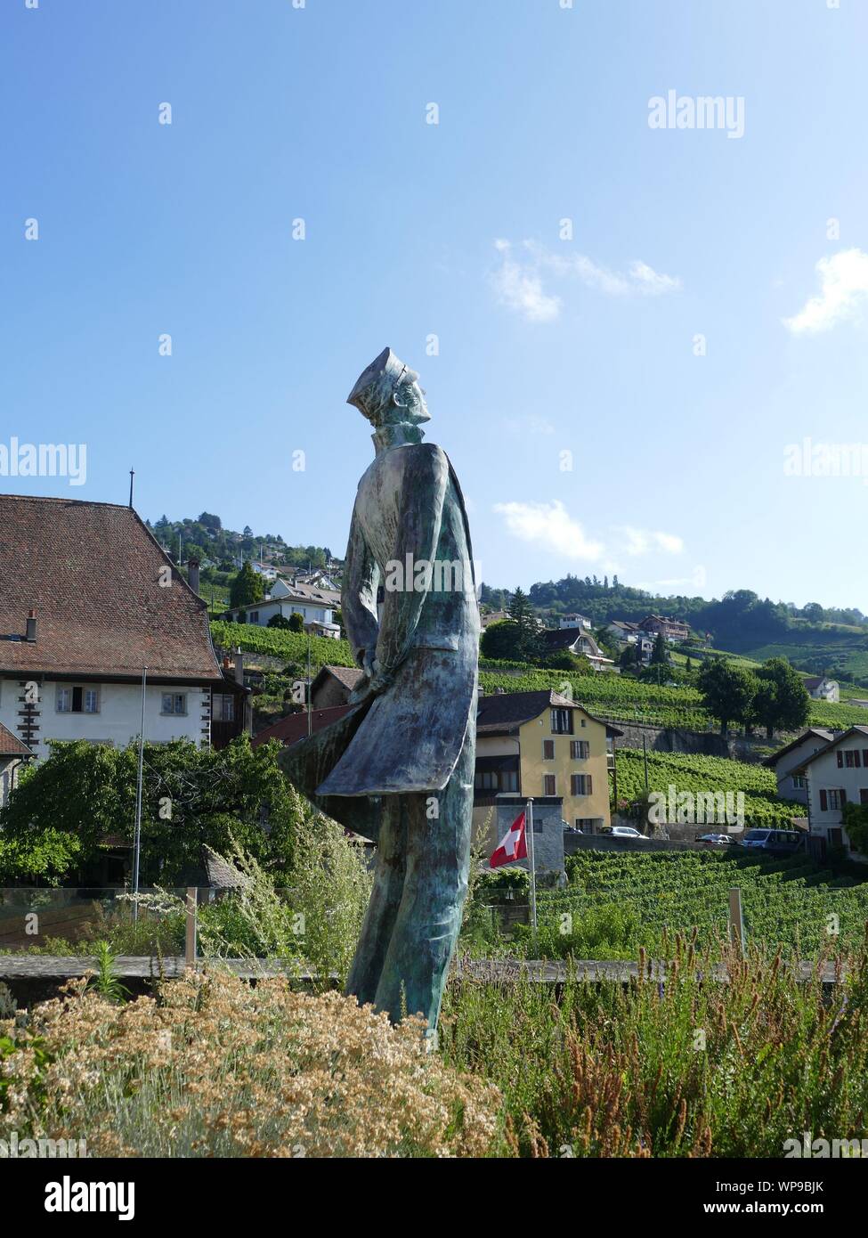 Grandvaux und die Statue von Corto Maltese, Schweiz Stockfoto