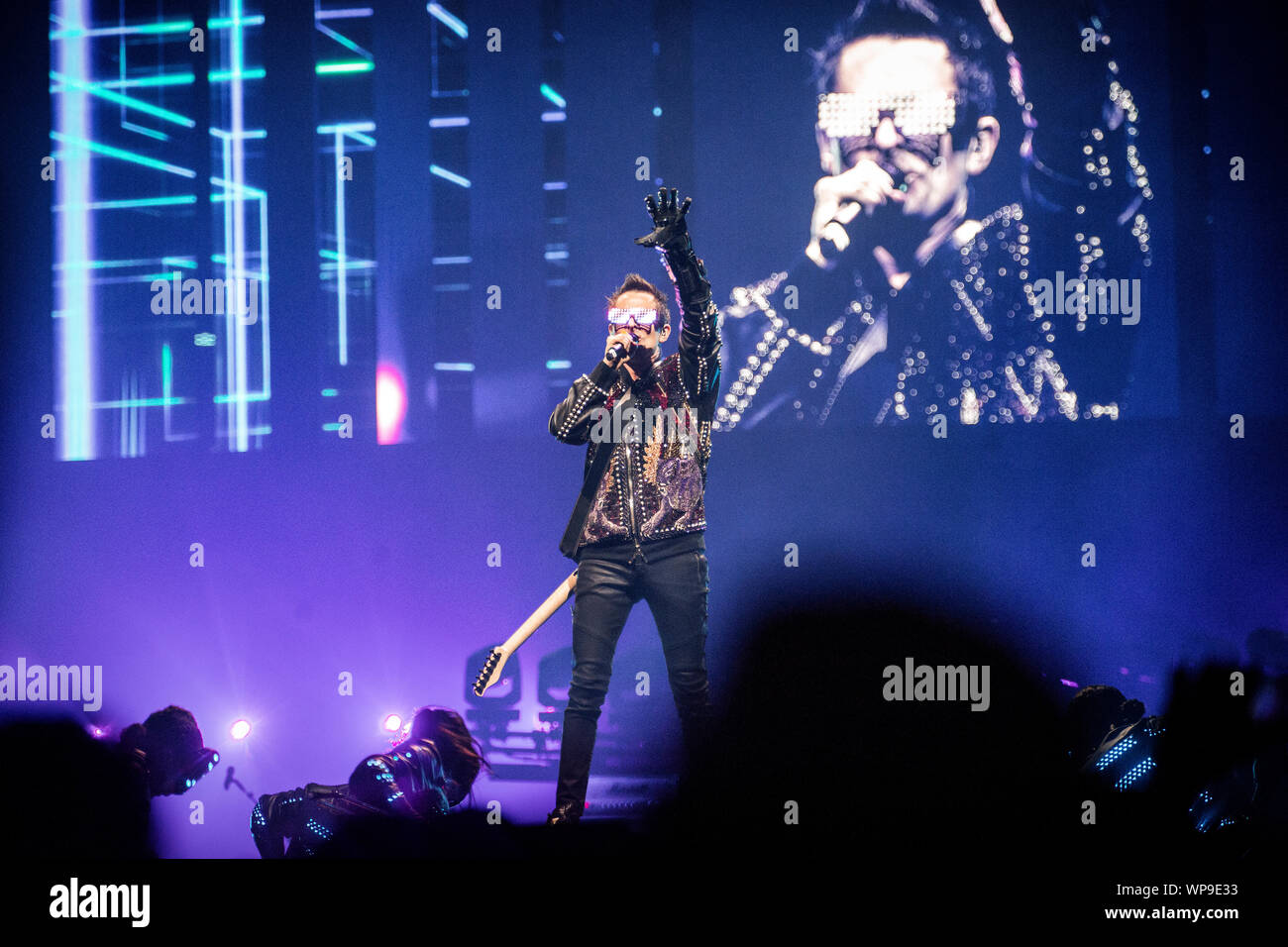 Oslo, Norwegen. 7., September 2019. Die englische Rockband Muse führt ein Live Konzert in der Telenor Arena in Oslo. Hier Sänger, Songwriter und Musiker Matthew Bellamy ist live auf der Bühne gesehen. (Foto: Gonzales Foto - Terje Dokken). Stockfoto