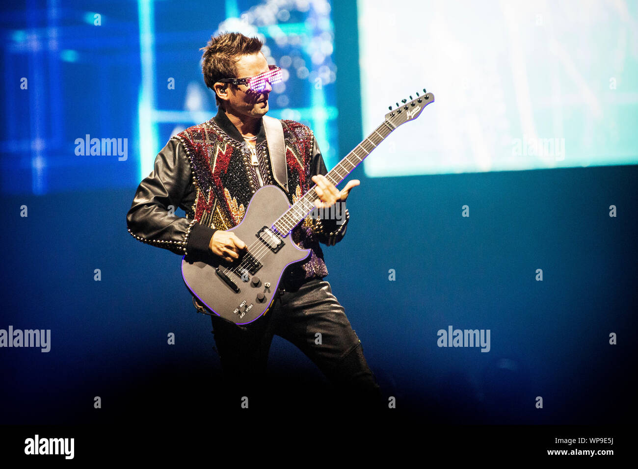 Oslo, Norwegen. 7., September 2019. Die englische Rockband Muse führt ein Live Konzert in der Telenor Arena in Oslo. Hier Sänger, Songwriter und Musiker Matthew Bellamy ist live auf der Bühne gesehen. (Foto: Gonzales Foto - Terje Dokken). Stockfoto