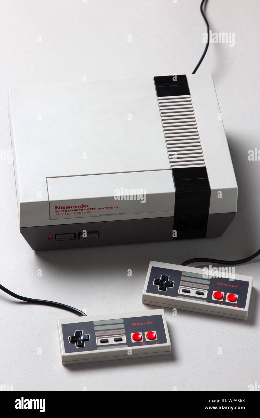 Ein wunderschön Studio Aufnahme des ursprünglichen "NES" Nintendo Entertainment System TV Spielekonsole Stockfoto