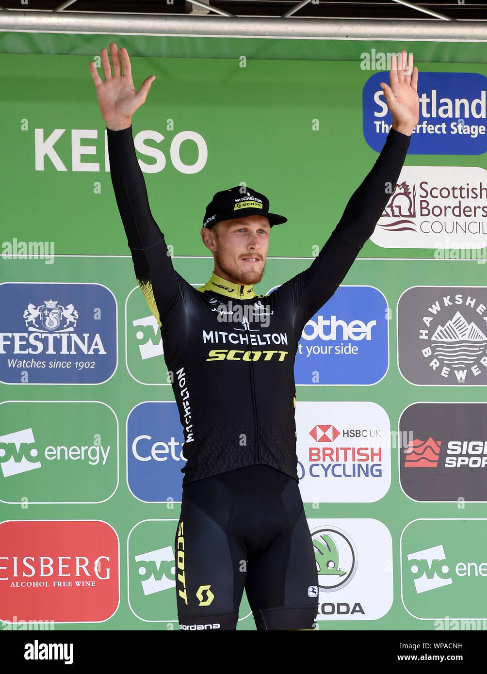 Der mitchelton-scott Matteo Trentin feiert gewinnt zwei der OVO Energy Tour von Großbritannien aus Kelso zu Kelso. Stockfoto