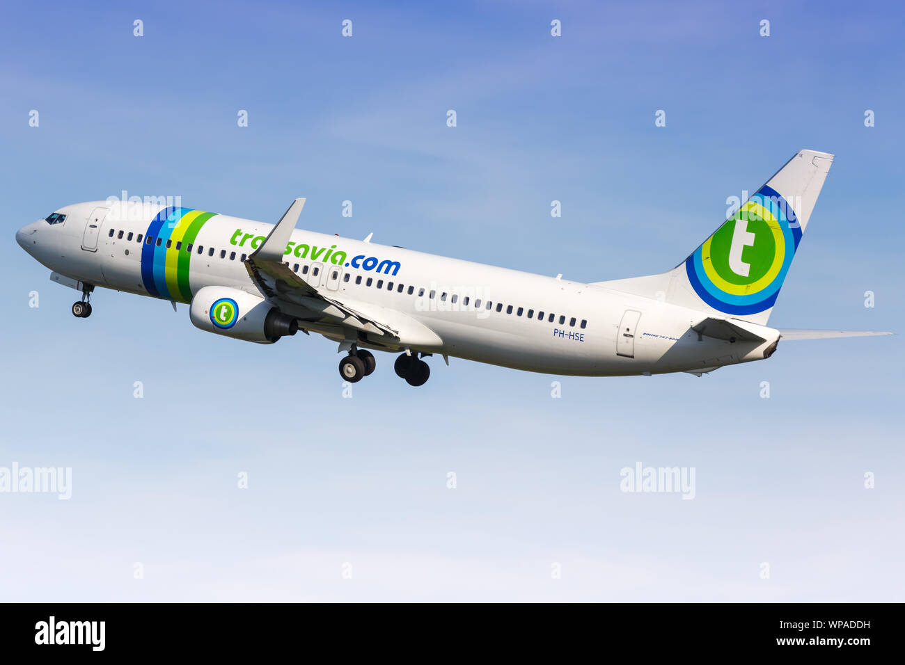 Rotterdam, Niederlande - 20 April 2015: Transavia Boeing 737 Flugzeug am Flughafen Rotterdam Den Haag (RTM) in den Niederlanden. Stockfoto