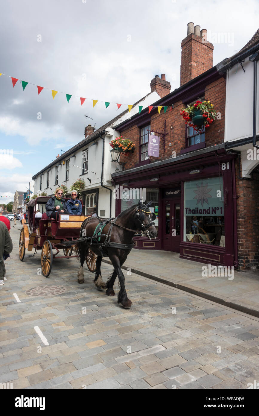 Fahrten mit der Pferdekutsche, Lincoln Altstadt Lincolnshire 2019 Stockfoto