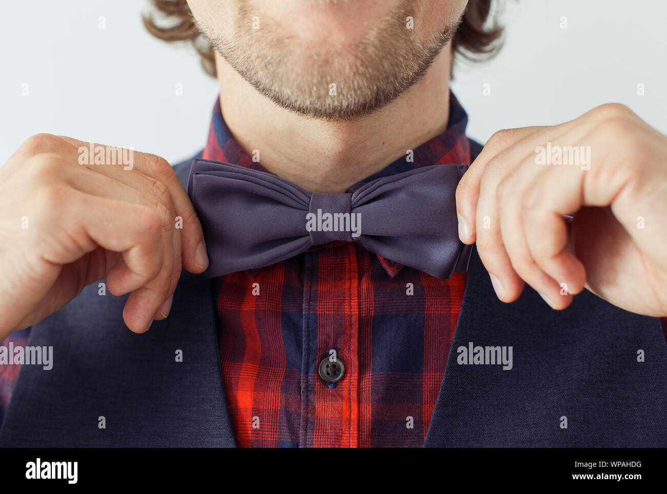 Mann mit Bart tragen bowtie, hipster Style Stockfoto
