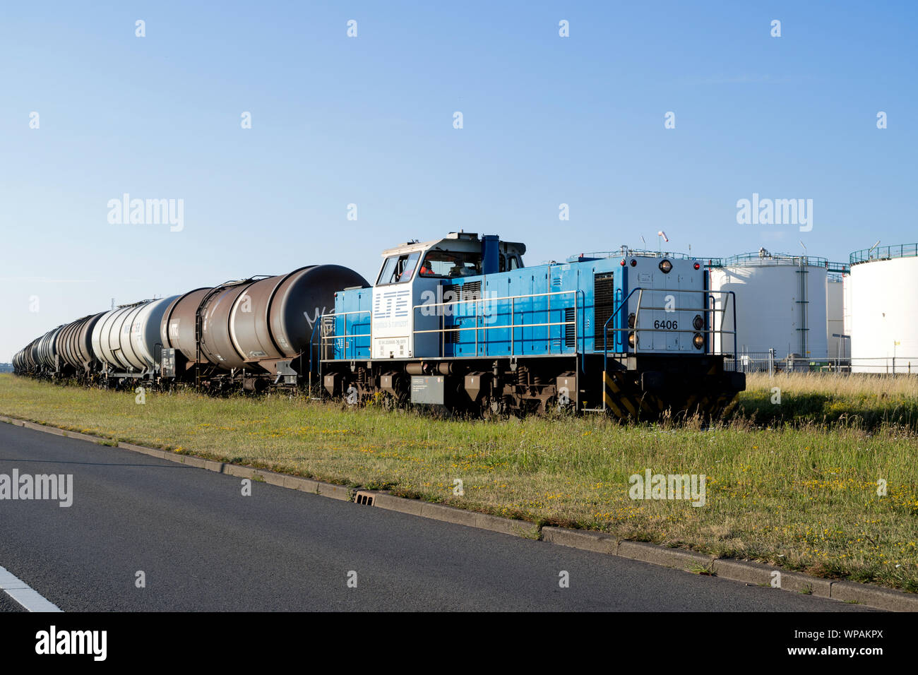 Güterzug mit LTE NS-Klasse 6400 Lok Stockfoto