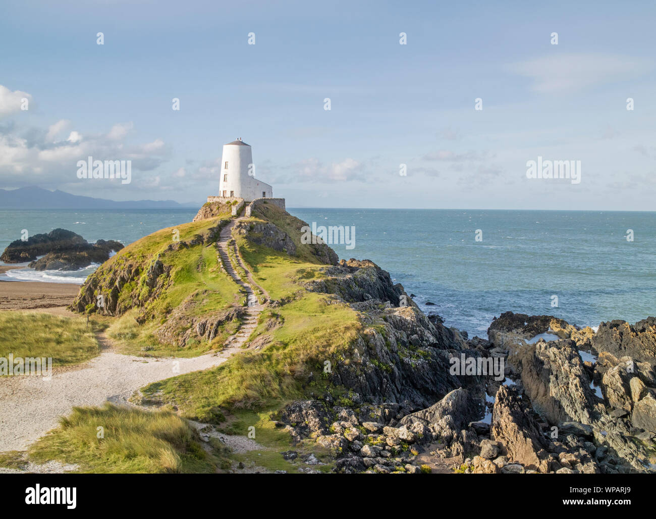 Tŵr Mawr Leuchtturm auf llanddwyn Island", Welsh, Ynys Llanddwyn", Teil von staplehurst Warren National Nature Reserve, Anglesey, North Wales, UK Stockfoto