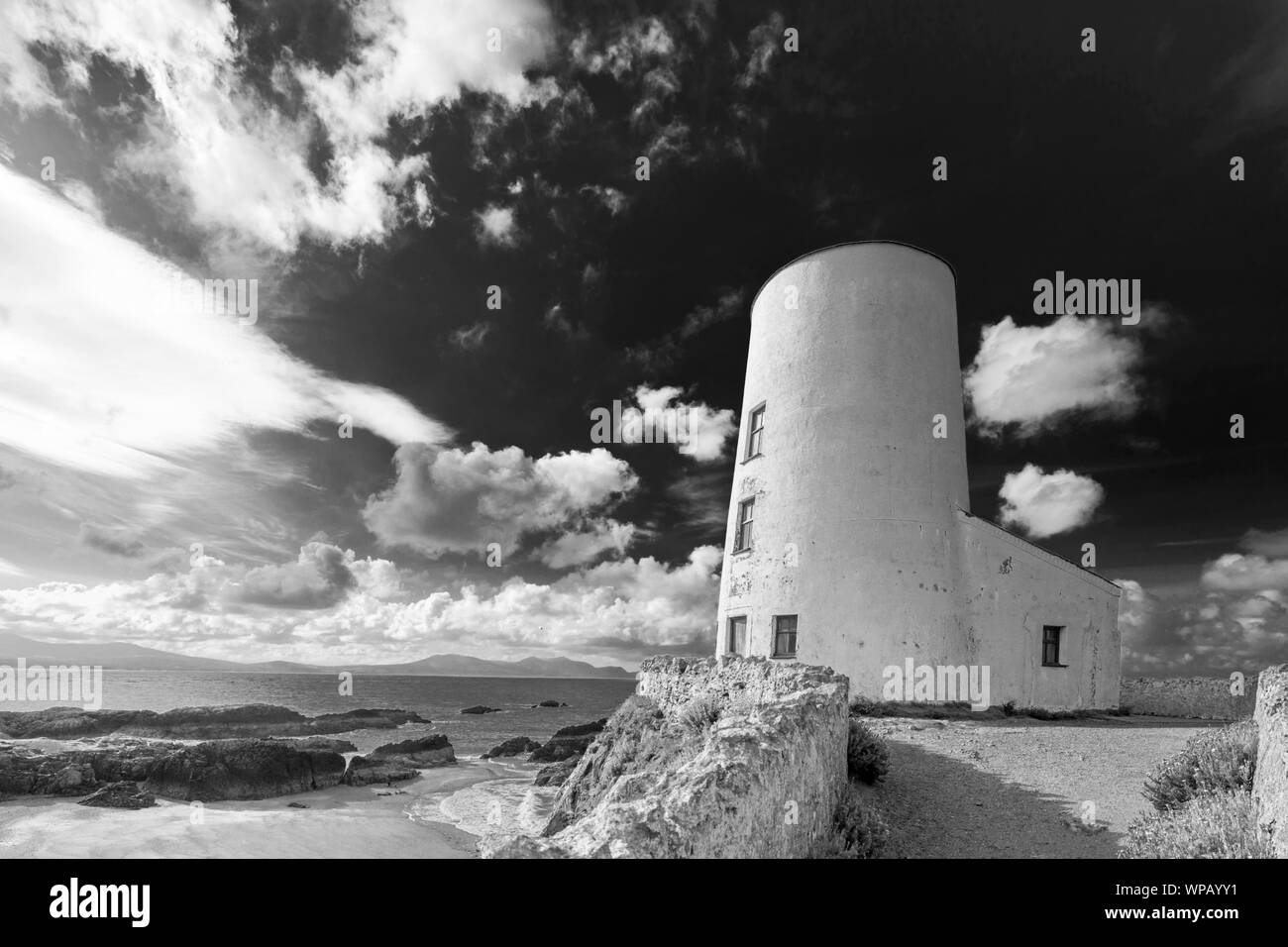 Tŵr Mawr Leuchtturm auf llanddwyn Island", Welsh, Ynys Llanddwyn", Teil von staplehurst Warren National Nature Reserve, Anglesey, North Wales, UK Stockfoto