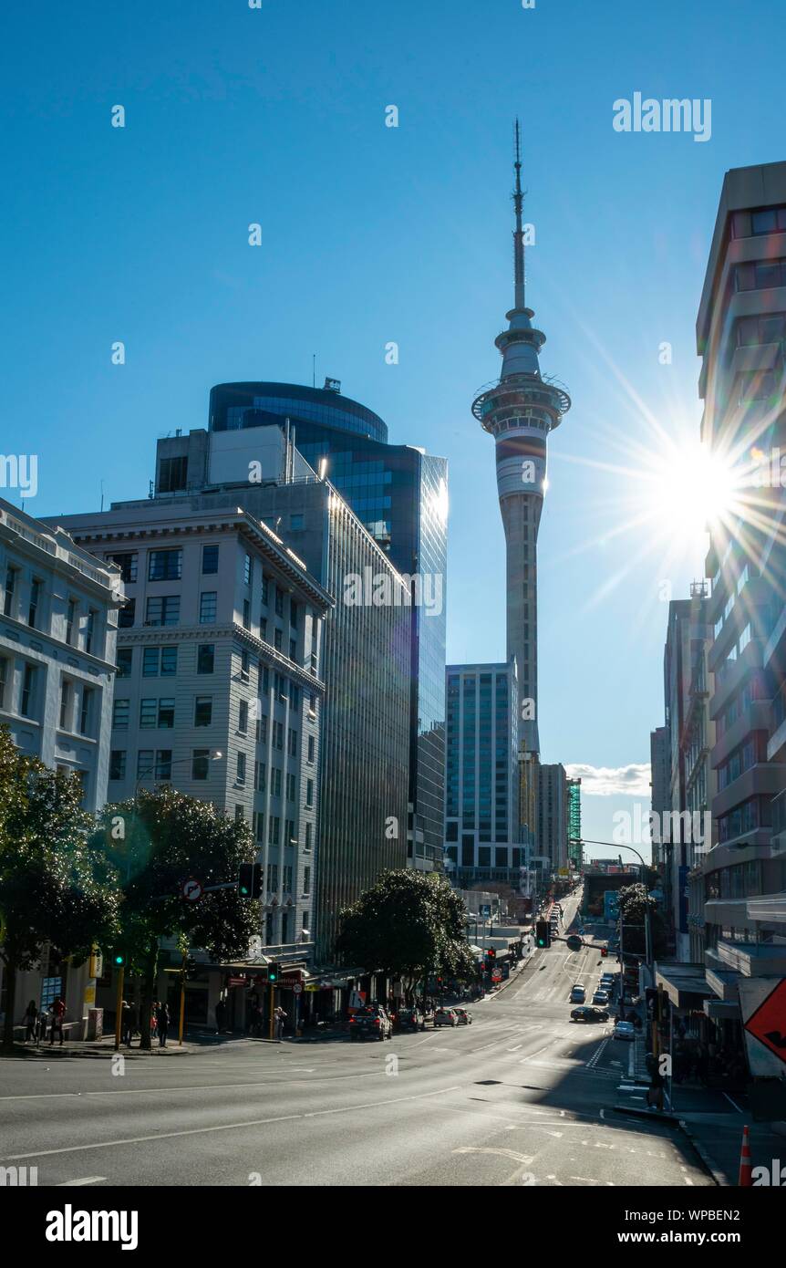 Breite Straße, der Sky Tower, Central Business District, Auckland, Nordinsel, Neuseeland Stockfoto