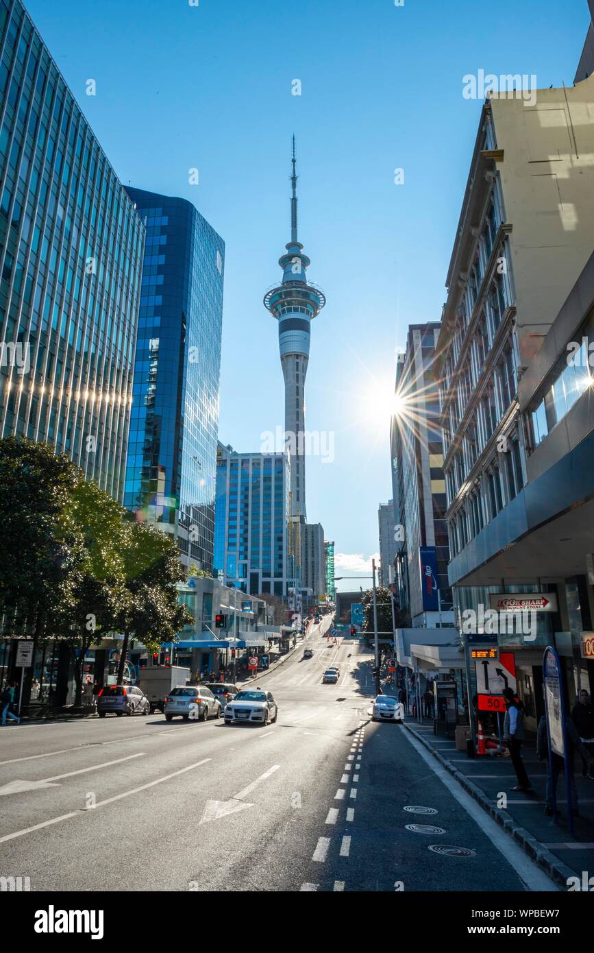Breite Straße, der Sky Tower, Central Business District, Auckland, Nordinsel, Neuseeland Stockfoto