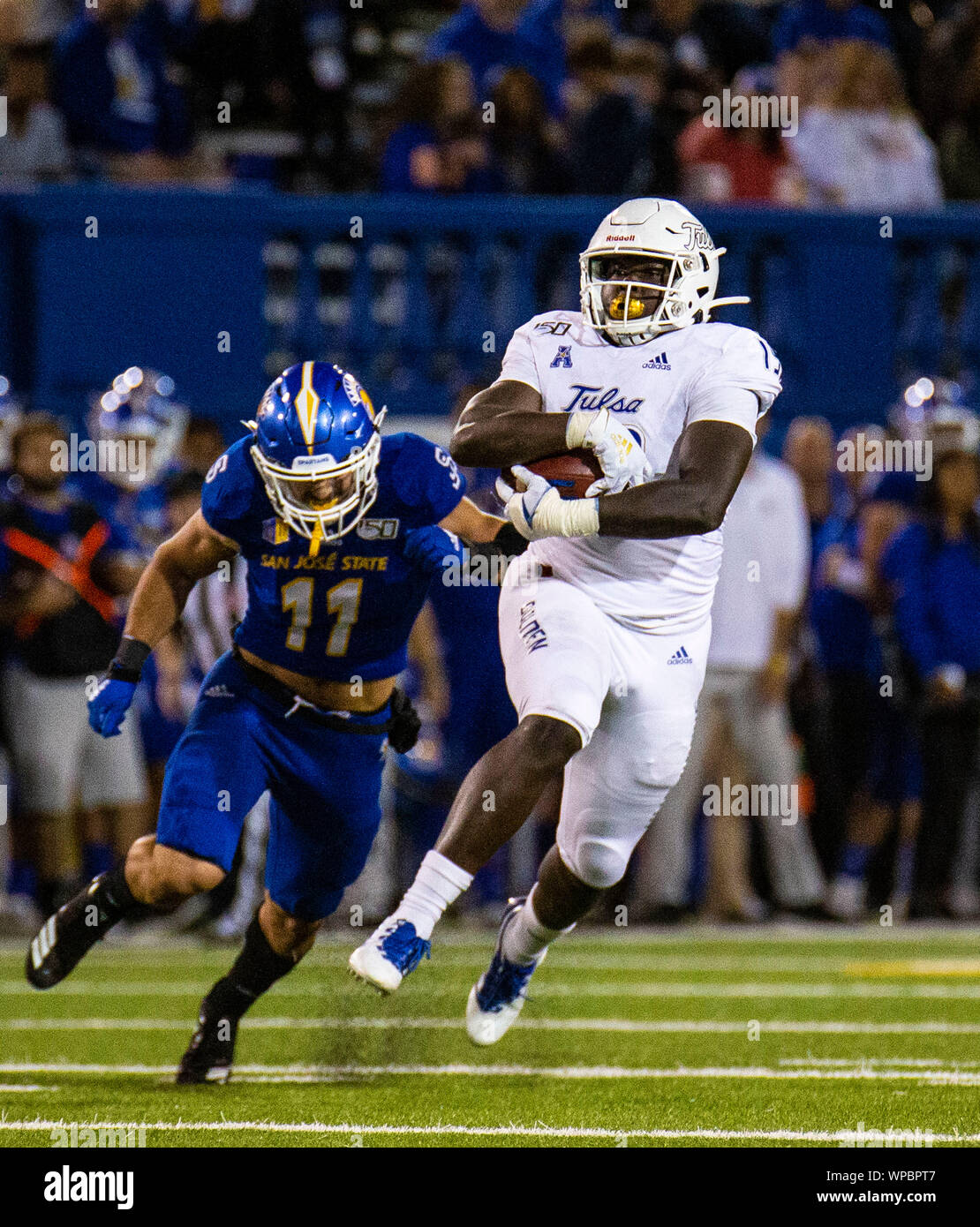 San Jose, CA USA 07 Sep, 2019. A. in Tulsa tight end Denzel Carter (19) Laufen für entlang Gewinnen während der NCAA Football Spiel zwischen Tulsa goldenen Hurrikan und der San Jose State Spartans 34-16 Gewinn an CEFCU Stadion San Jose, CA. Thurman James/CSM/Alamy leben Nachrichten Stockfoto