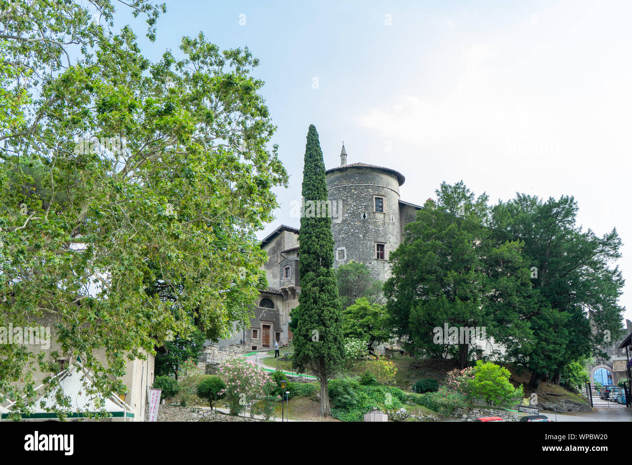 Italien, Toblino Toblino, Blick auf den See und das Schloss Stockfoto
