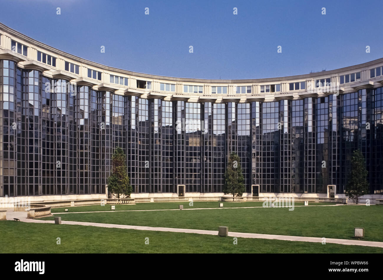 Paris, moderne Architektur, Place de Catalogne, Les Echelles du Barock von Ricardo Bofill - Frankreich, Paris, Place de Catalogne, Gehäuse namens Les Ech Stockfoto