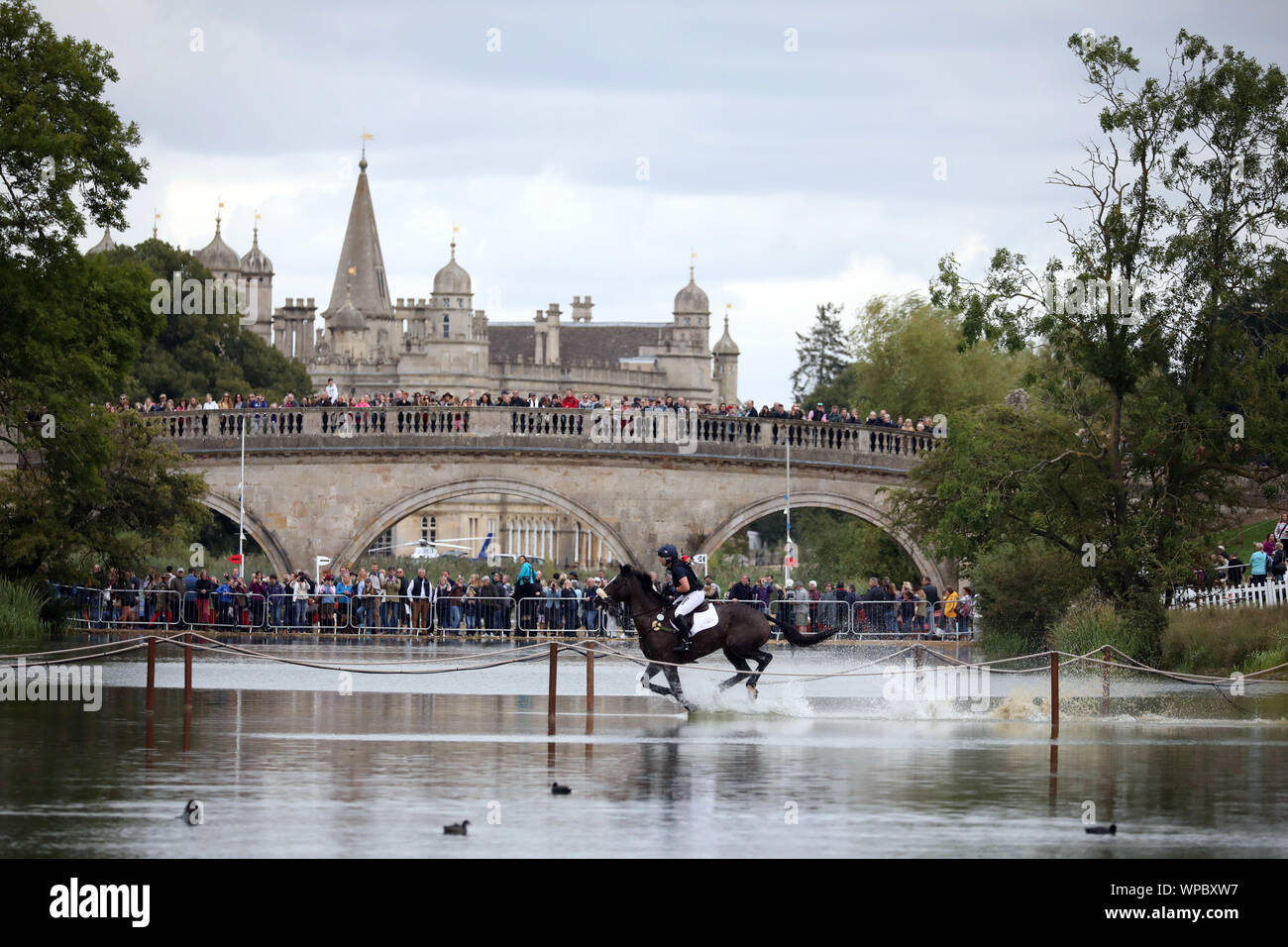 Ben Hobday, Harelaw Assistenten auf cross country Tag (Tag 3) Am Land Rover Burghley Horse Trials, Stamford, Lincolnshire, am 7. September 2019. Stockfoto