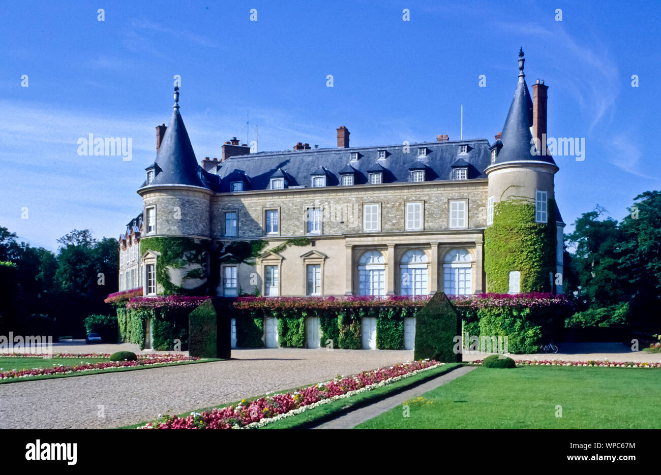 Das Schloss Rambouillet Rambouillet steht im gleichnamigen Ort etwa 50 Kilometer südwestlich von Paris in Frankreich. Erbaut wurde es im Jahr 1368 von Stockfoto