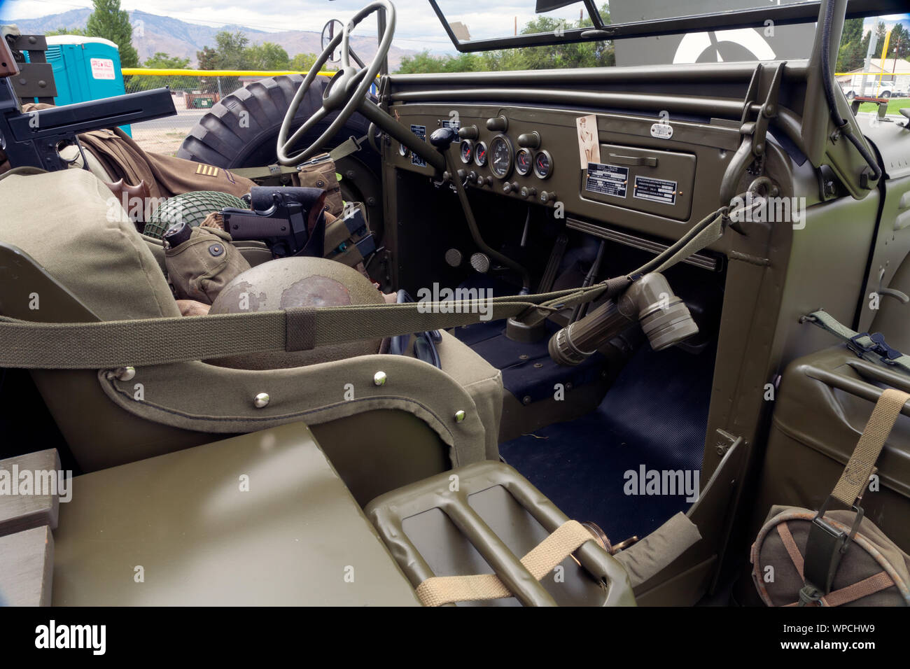 Bei einer benutzerdefinierten Hot Rod & Antique Car Show dieses Fahrzeug war einer der vielen auf der Anzeige, dass die Menschen in der Lage waren zu sehen und die Besitzer Fragen bitten. Stockfoto