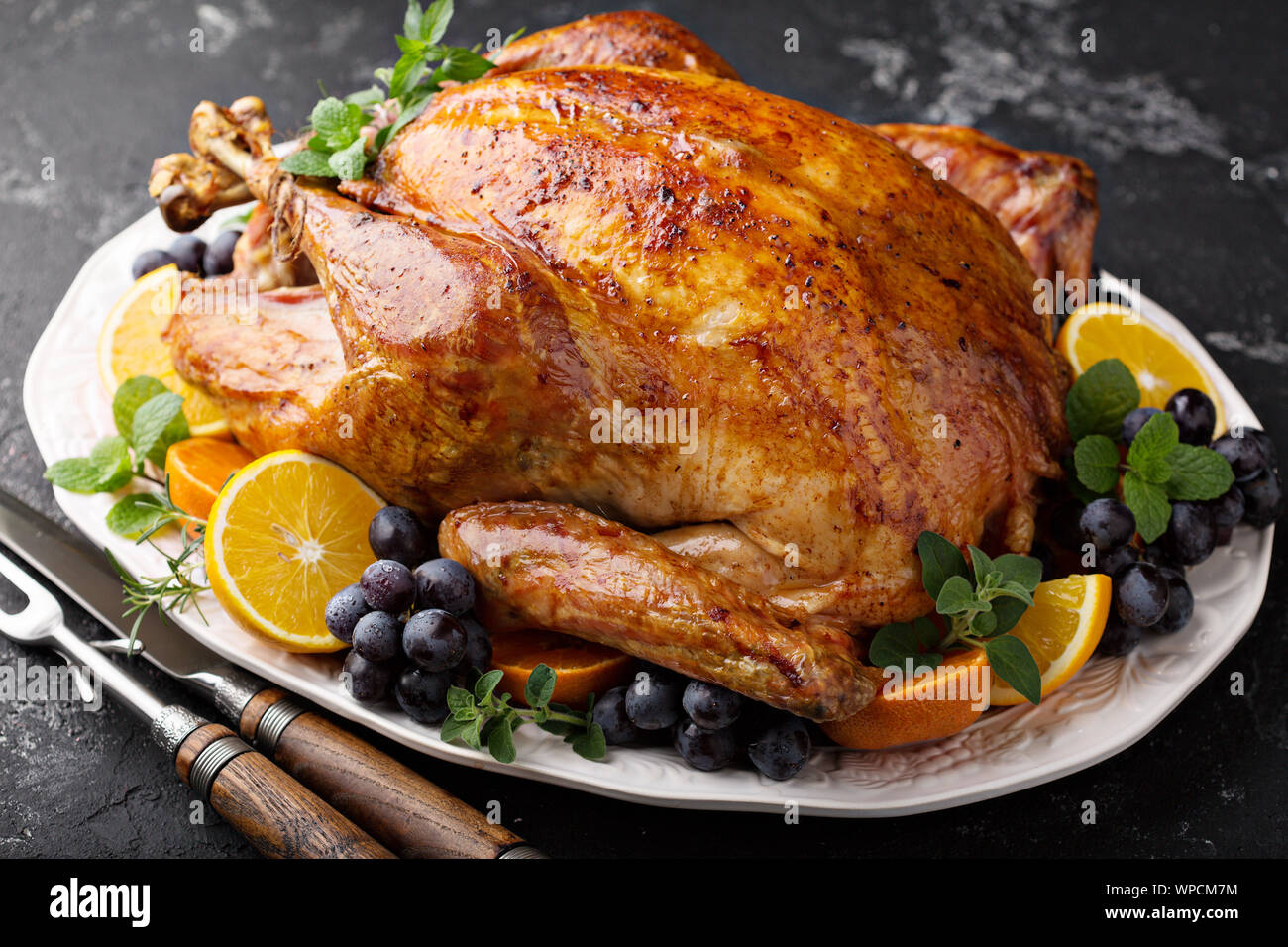 Ganze Gebratener Truthahn Fur Thanksgiving Stockfotografie Alamy