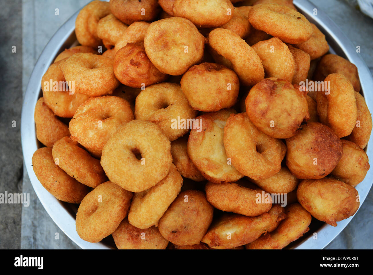 Medu Vada ist ein beliebter South Indian Snacks. Stockfoto Medu Vada ist ein beliebter South Indian Snacks. Stockfoto