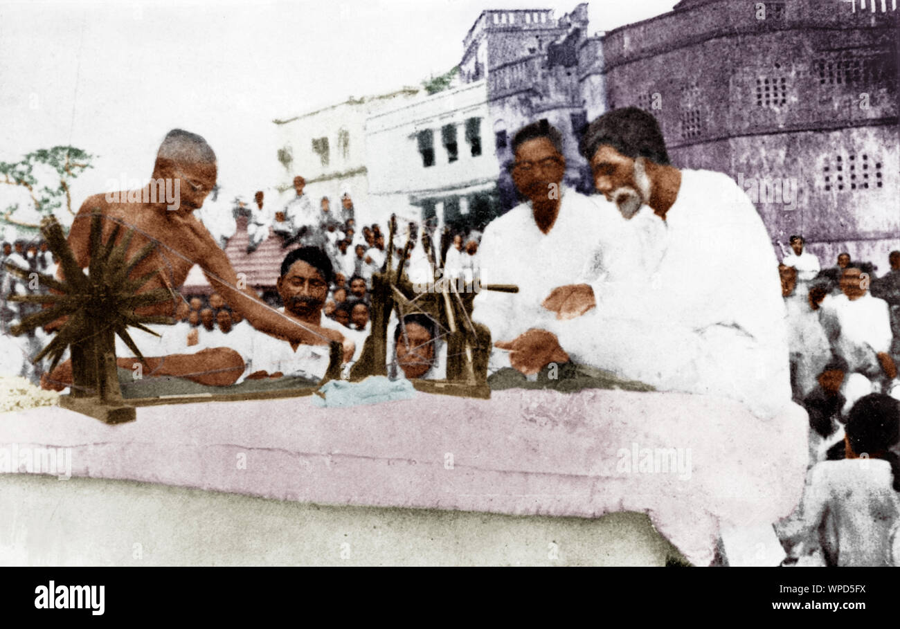 Mahatma Gandhi und Dr P C Ray teilnehmenden Masse Spinning, Kalkutta, Indien, Asien, Mai 1925 Stockfoto