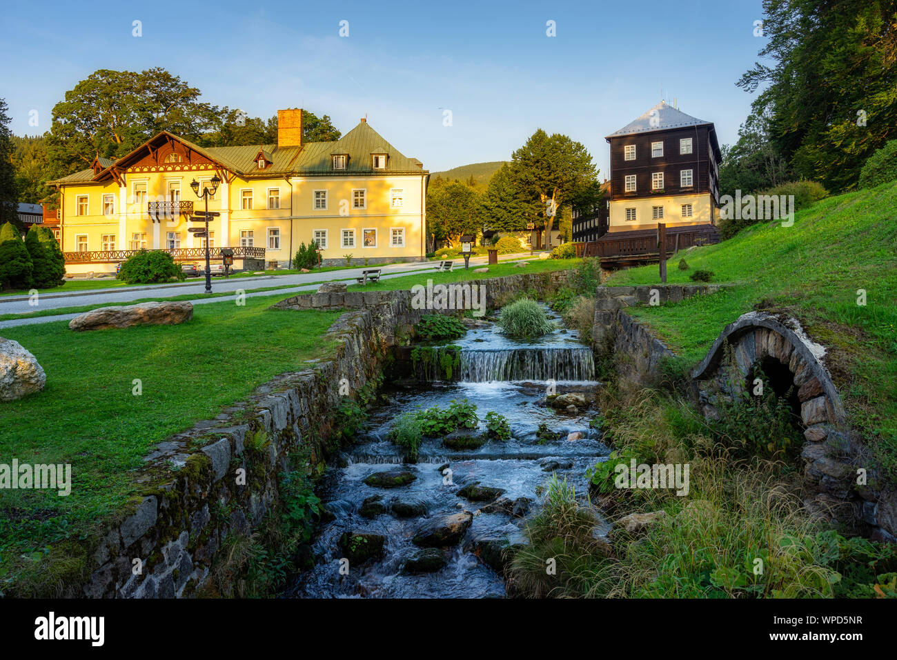 Mountain spa Karlova Studánka in der Tschechischen Republik. Stockfoto