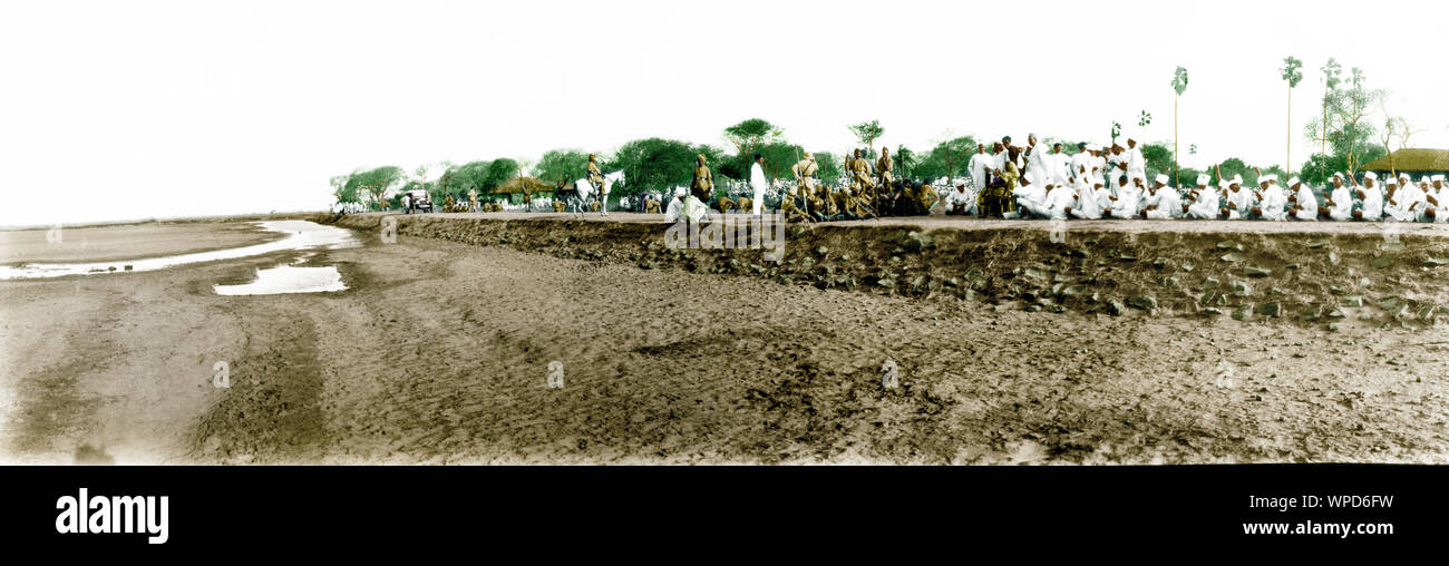 Satyagraha von bewaffneten Kräften kontrolliert und in Dharasana Saline, Indien, Asien, 21. Mai 1930 gestoppt Stockfoto