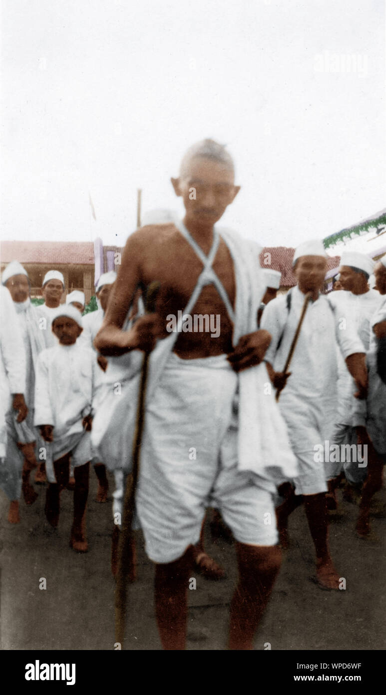 Mahatma Gandhi wandern während Salz Satyagraha, Indien, Asien, März 1930 Stockfoto