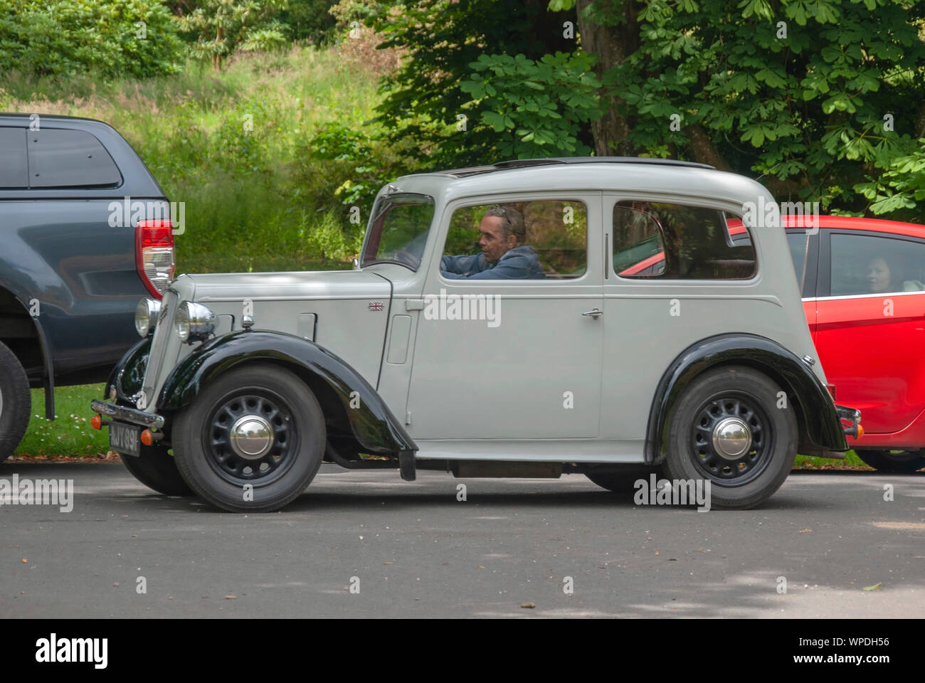 Jahrgang 1937 Grau & Schwarz britischen Austin Seven 2 Türer Car Mount Stuart Insel Bute Schottland United Kingdom Veteran historischen Classic vorne Stockfoto