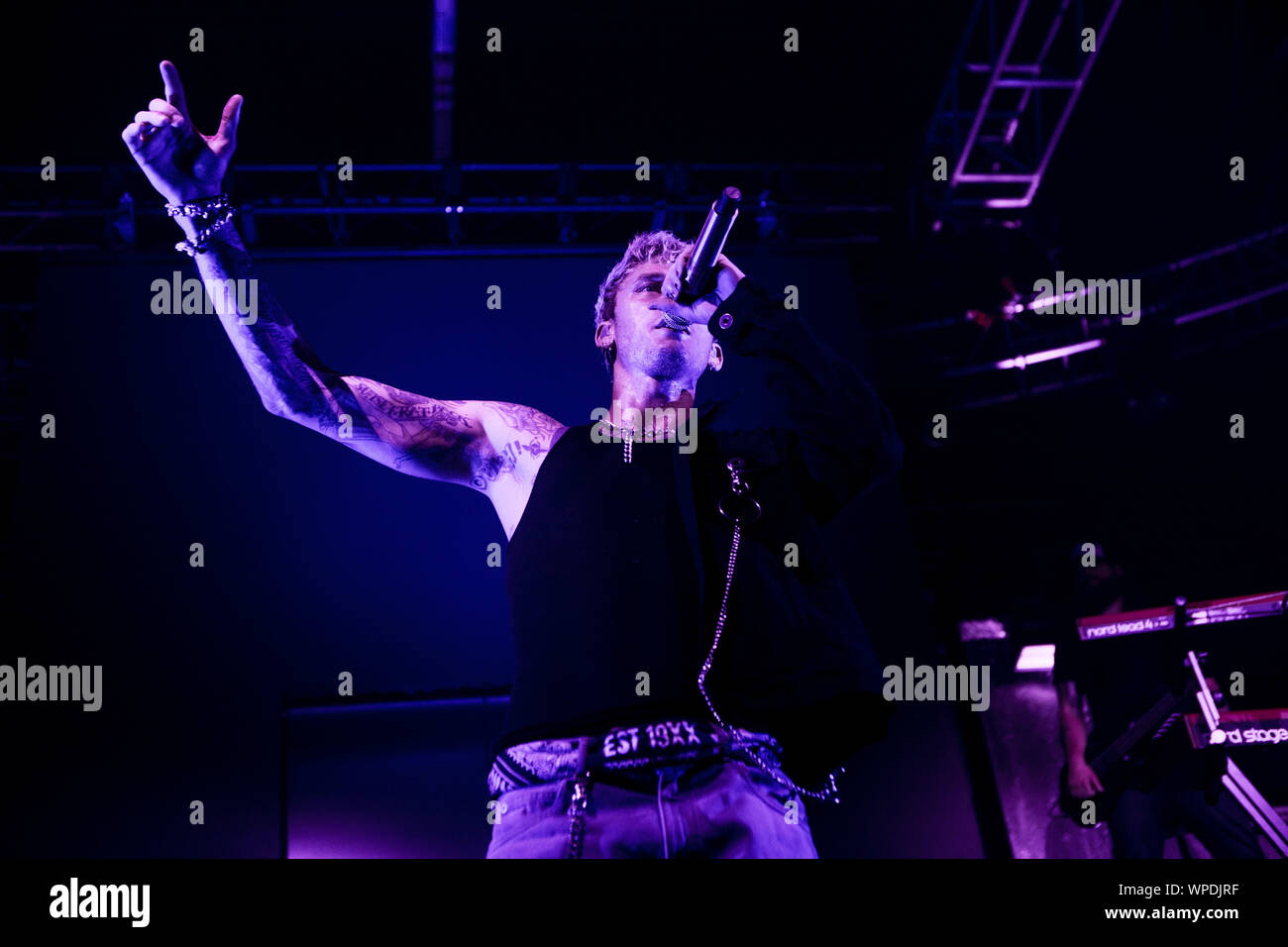 Machine Gun Kelly führt bei Fabrique in Mailand, Italien, 08. September 2019. Machine Gun Kelly (abgekürzt als MGK), ist ein US-amerikanischer Rapper und Schauspieler von Cleveland, Ohio. MGK schiffte sich auf eine musikalische Karriere als Jugendlicher, ein Mixtape in 2006. Er ging auf vier weitere Mixtapes zu lösen. Stockfoto