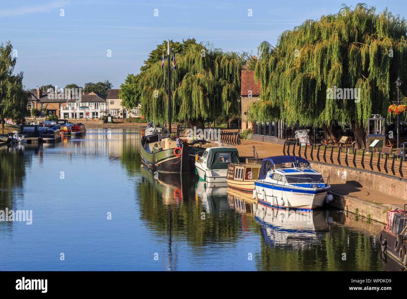 Die Kathedrale von Ely und Innenstadt cambridgeshire East Anglia England uk Gb Stockfoto