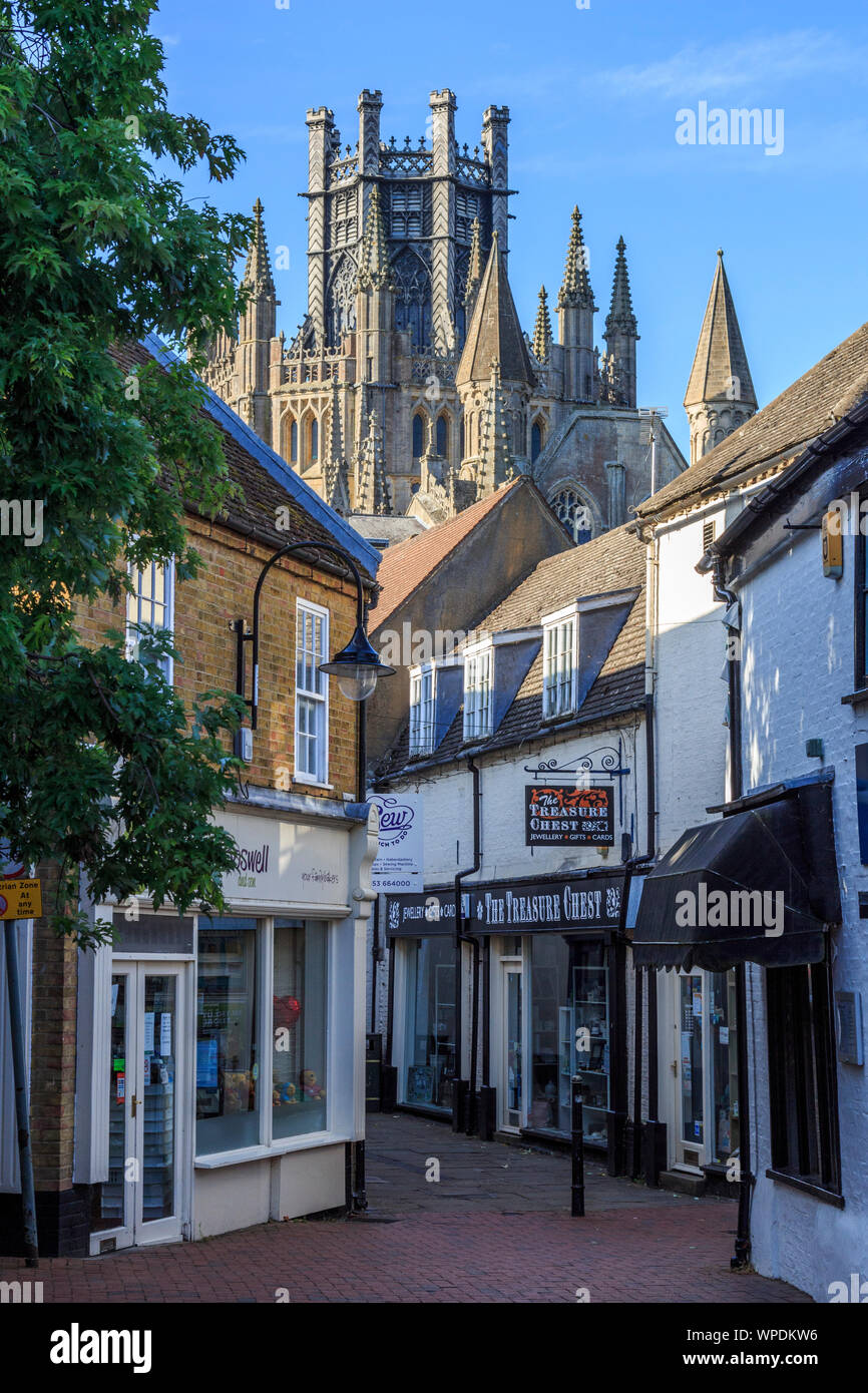 Die Kathedrale von Ely und Innenstadt cambridgeshire East Anglia England uk Gb Stockfoto