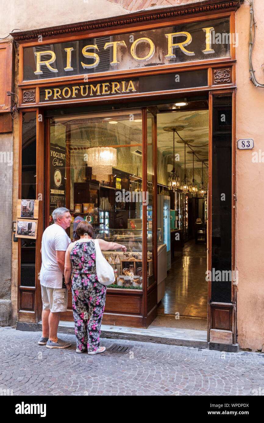 Lucca Shop Stockfotos Und Bilder Kaufen Alamy