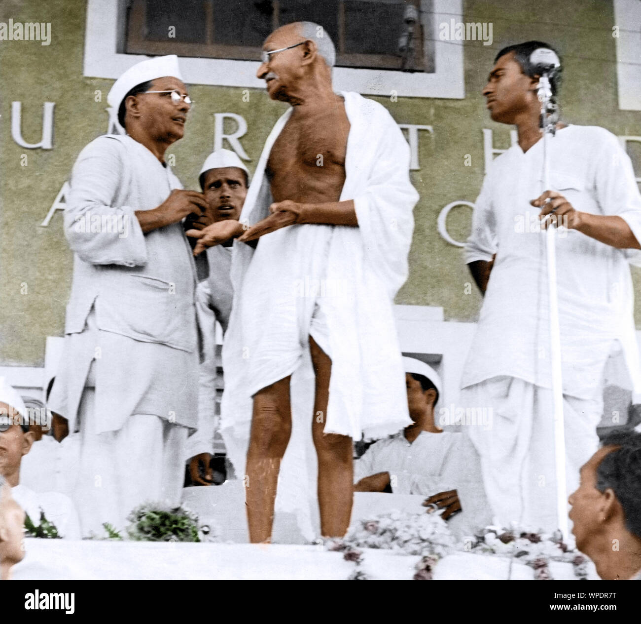 Mahatma Gandhi sprechen auf der Bühne, Indien, Asien, Mann, 1946 Stockfoto