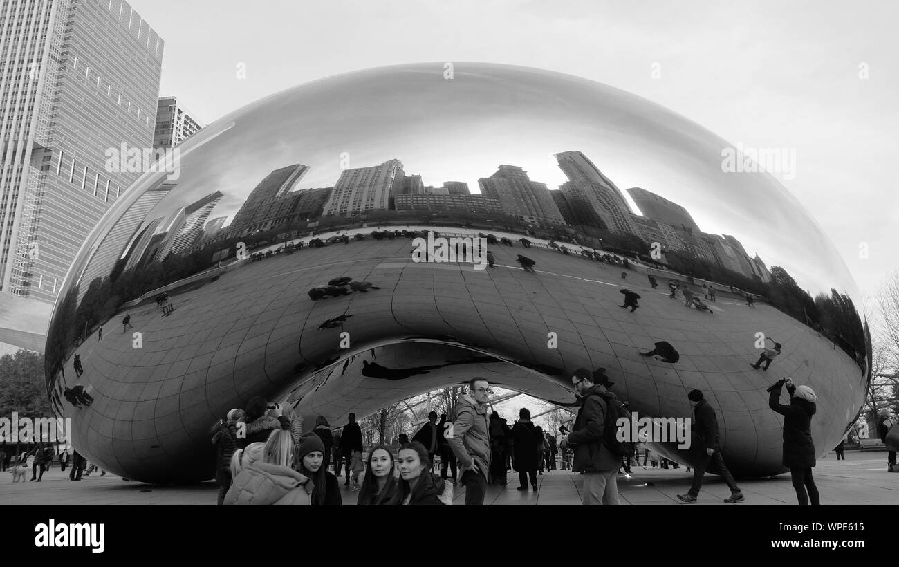 Reflexionen in der Chicagoer Bohne Stockfoto