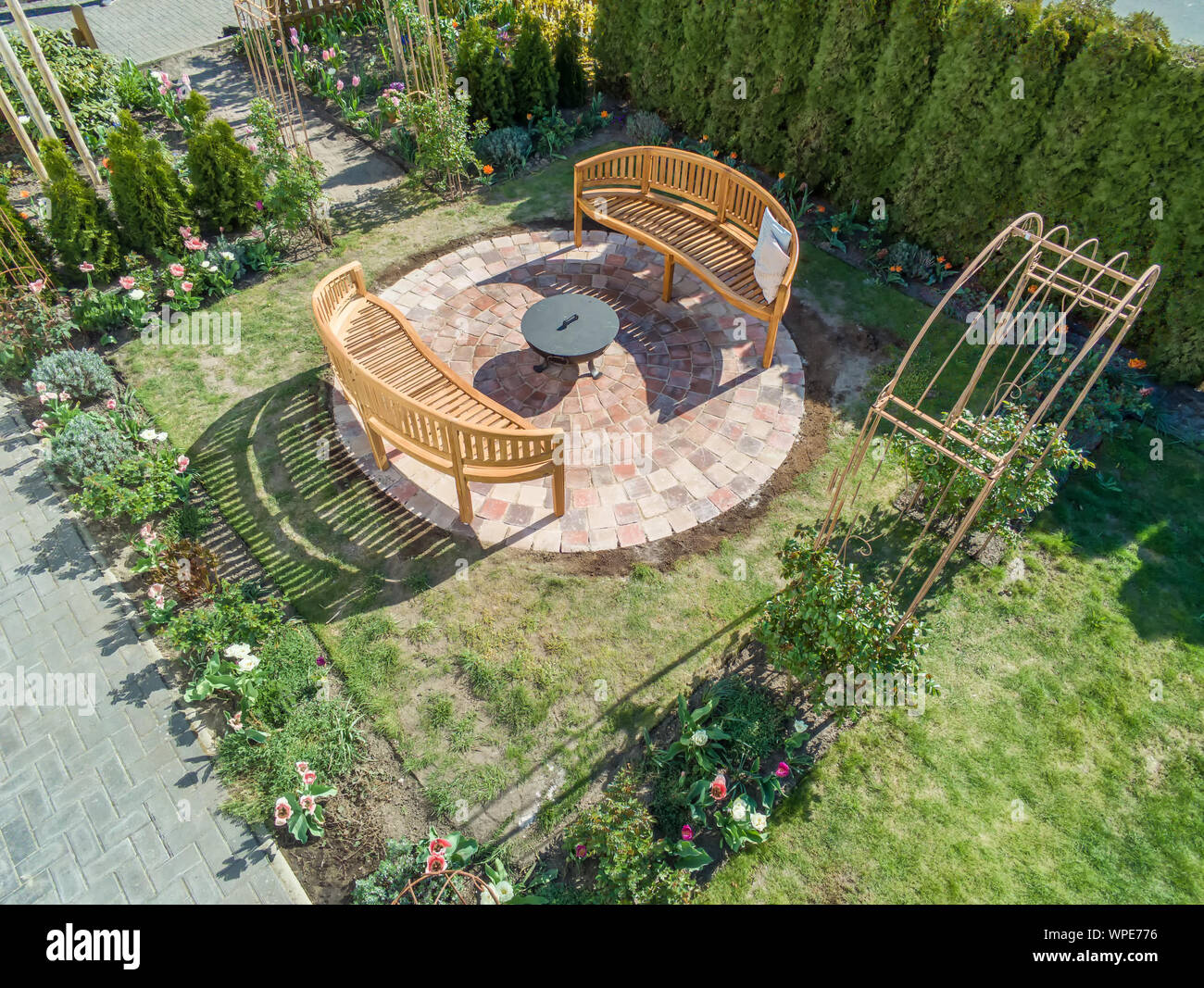 Gartenbogen Aus Holz Stockfotos und -bilder Kaufen - Alamy