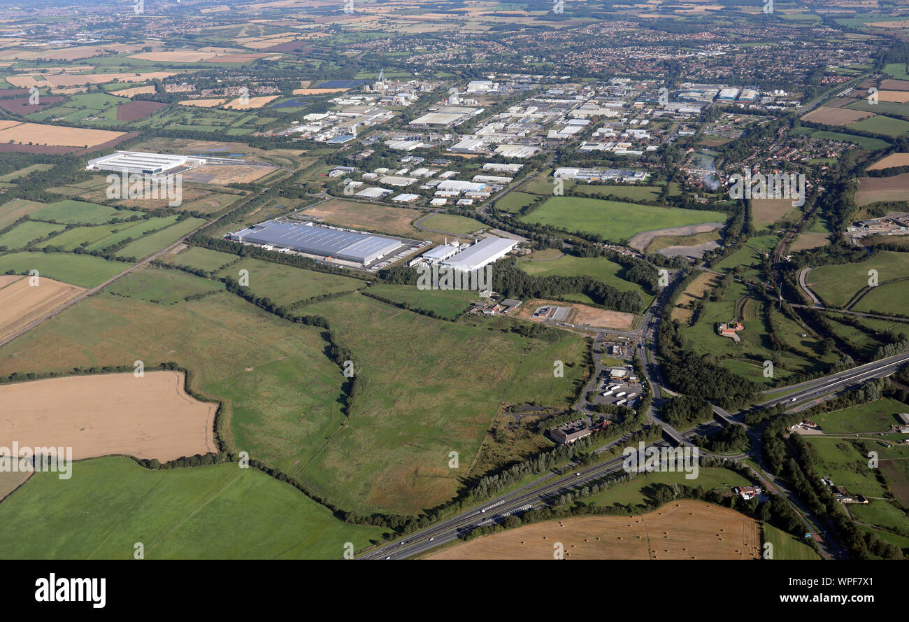 Luftaufnahme von Newton Aycliffe Industrial Estate & Ort von der Anschlussstelle 59 der A1 (M) Autobahn, County Durham, UK Stockfoto
