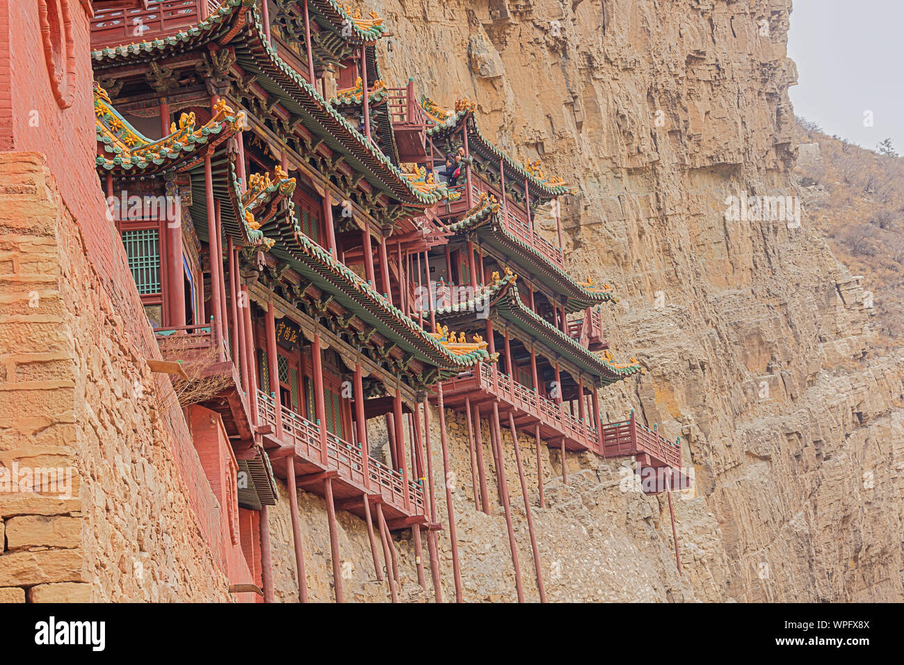 Editorial: DATONG, Shanxi, China, April 8, 2019 - Seitenansicht der hängende Tempel in der Nähe von Datong Stockfoto