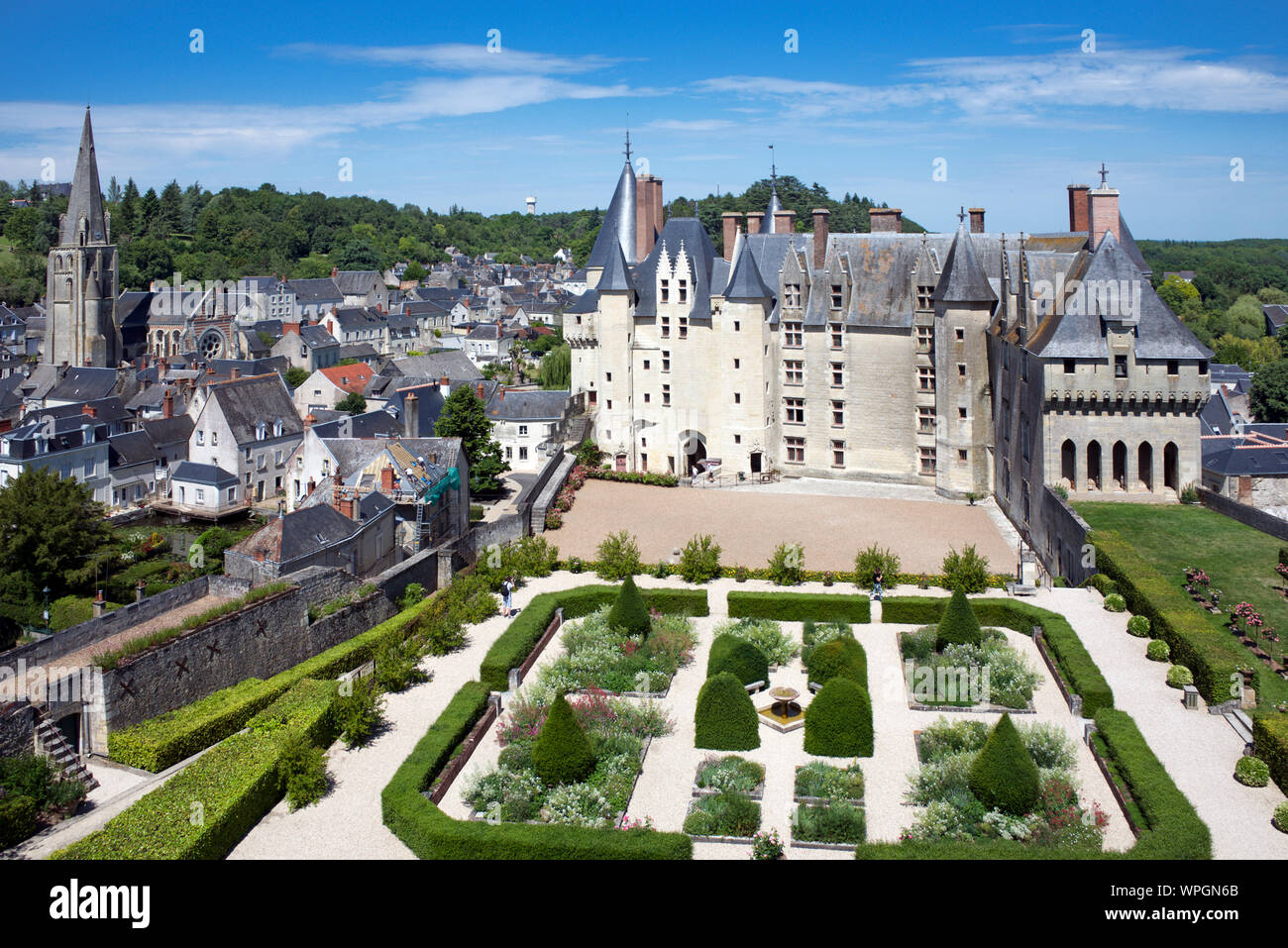Luftbild Chateau Langeais und Stadt Touraine Frankreich Stockfoto