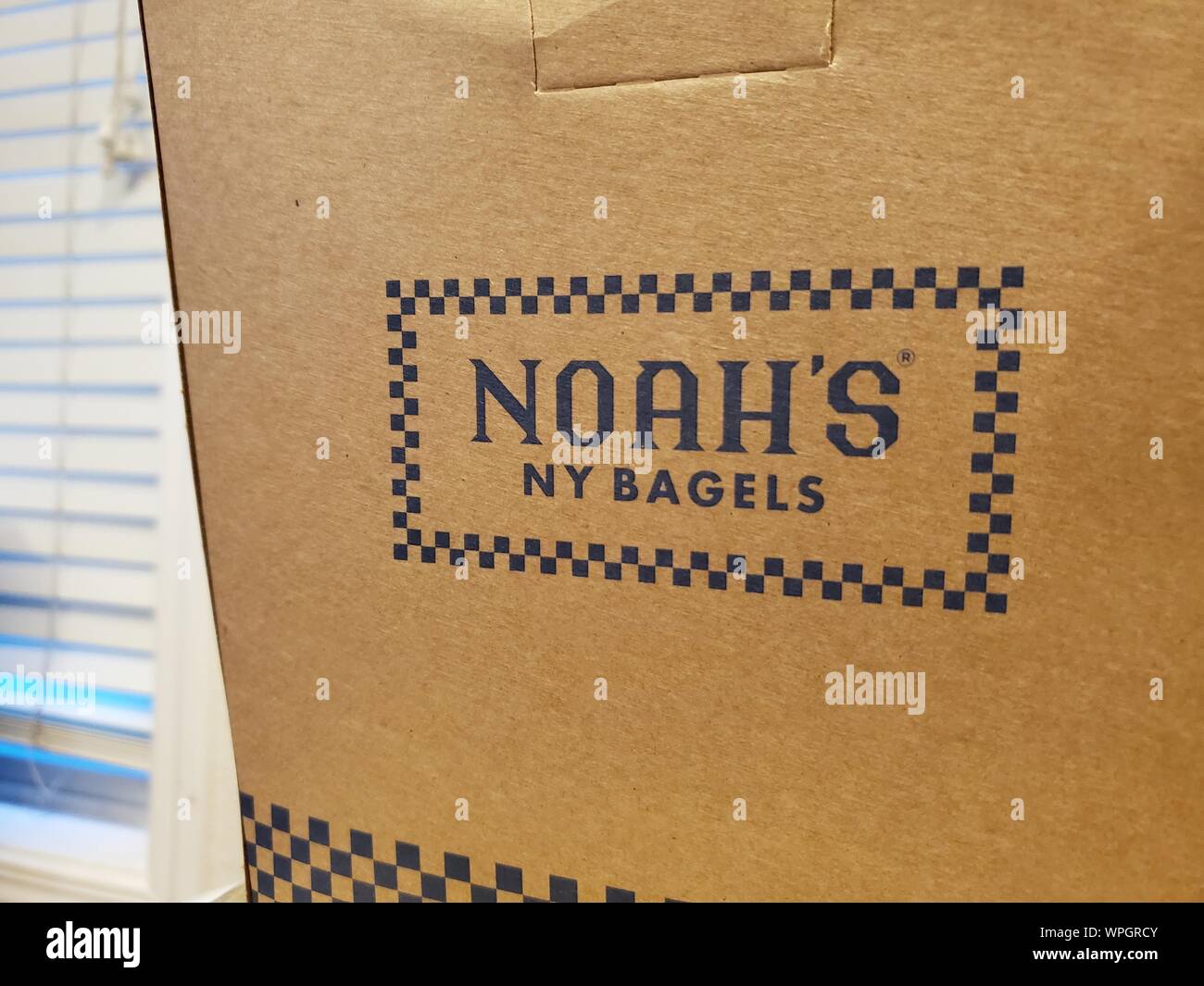 Close-up Logo für Bagel store Kette Noah's New Yorker Bagels in einem takeout, September 3, 2019. () Stockfoto
