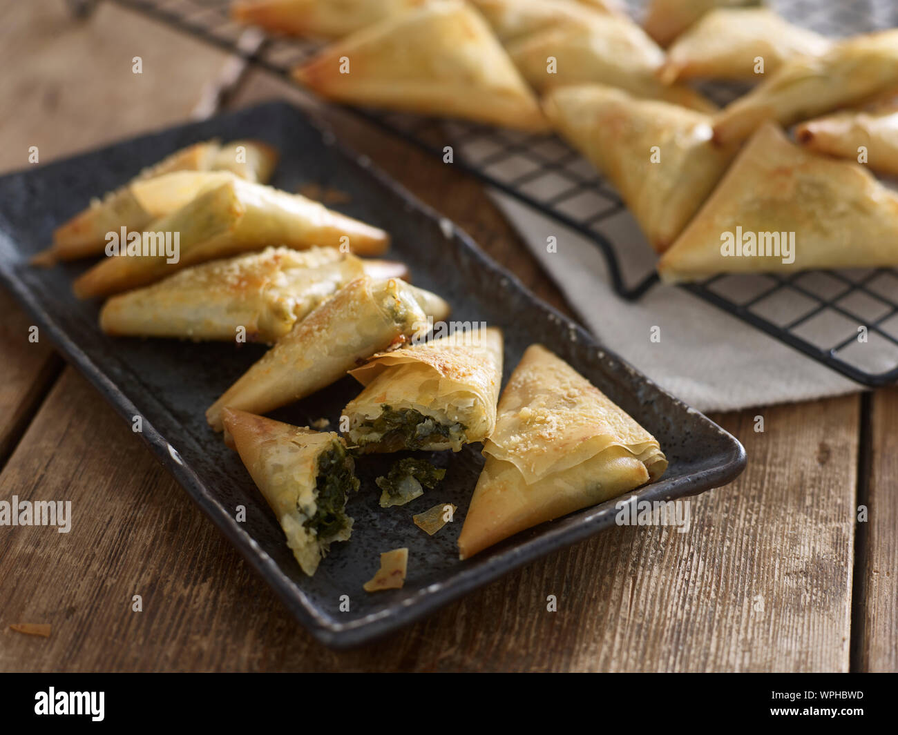 Spinat und Parmesan Pakete Stockfoto