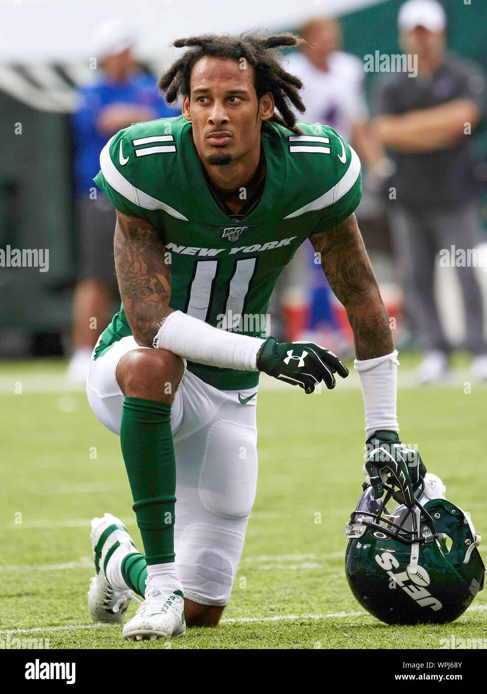 East Rutherford, New Jersey, USA. 8. Sep 2019. New York Jets wide receiver Robby Anderson (11) kniet während ein Timeout bei einem NFL Spiel zwischen den Buffalo Bills und die New York Jets an MetLife Stadium in East Rutherford, New Jersey. Die Rechnungen besiegten die Jets 17-16. Duncan Williams/CSM/Alamy leben Nachrichten Stockfoto