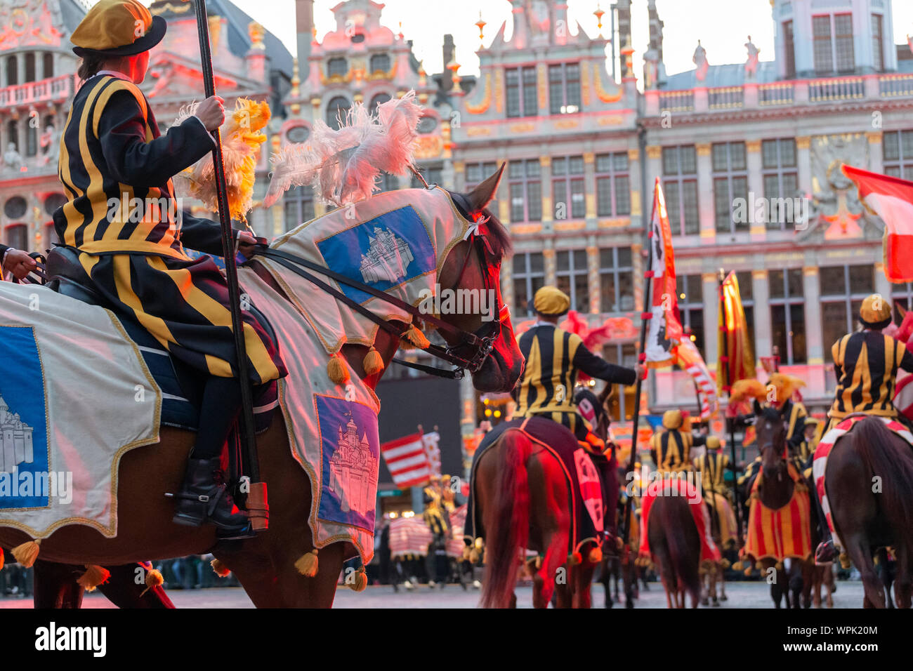 Ommegang Brussels Charles Quint Geschichte Tradition religiöse Parade Prozession Festival Pferde Grand Place von der UNESCO Stockfoto