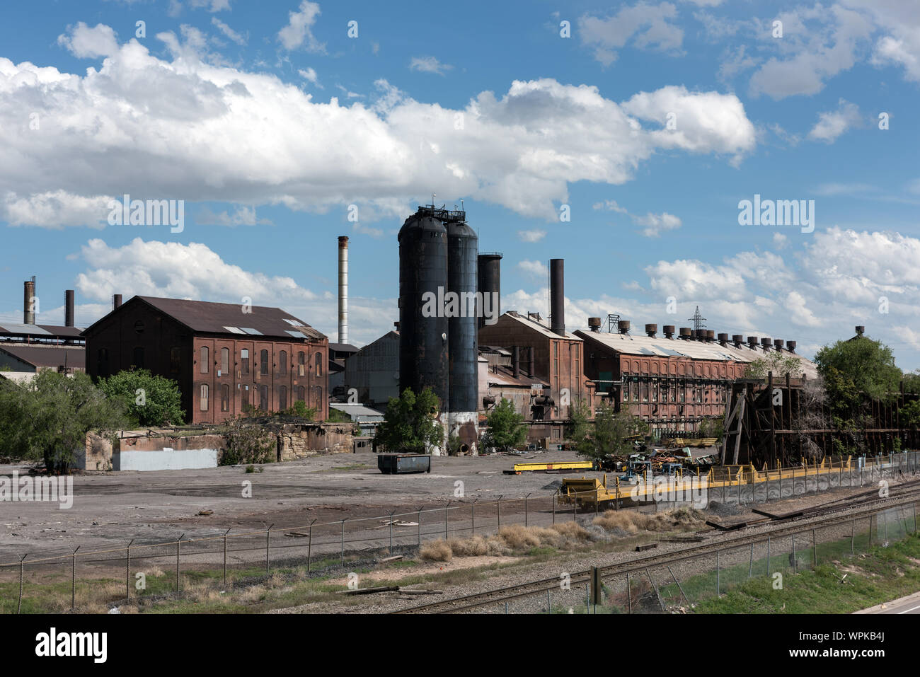 Lange Leerlauf Teile des riesigen Colorado Kraftstoff und Bügeleisen Stahlwerk, 1881 gegründet, in Pueblo, Colorado Stockfoto