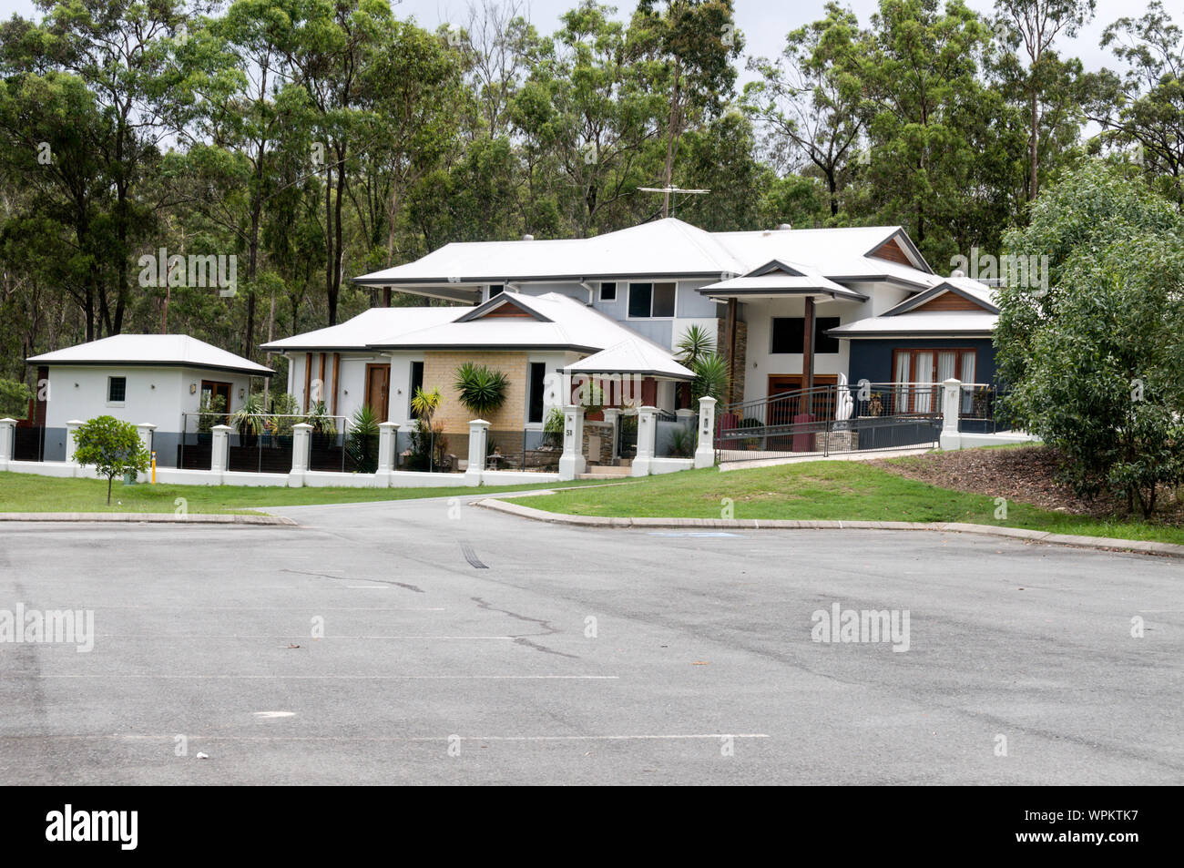 Ein modernes Queenslander Home in der Stadt Ipswich, einer Metropolregion von Brisbane in Queensland, Australien Stockfoto