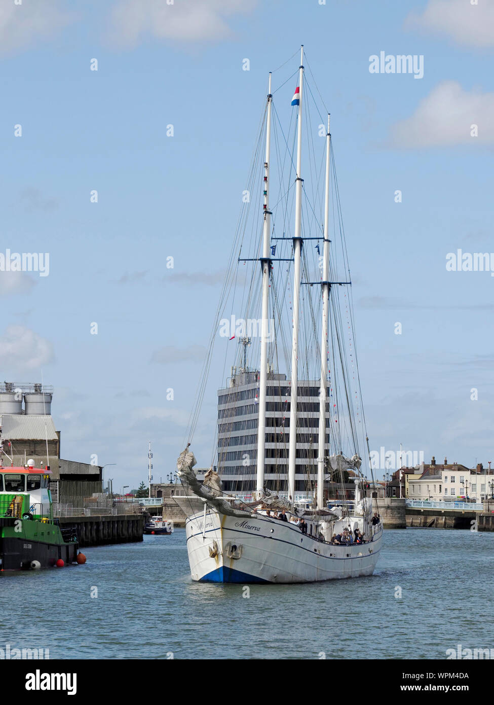 Die Tall Ship SV Minerva rangieren in Great Yarmouth (Norfolk) Hafen wie es sich herausstellt, zum Meer mit einer Reise während der 2019 Maritime Festival zu Kopf. Stockfoto