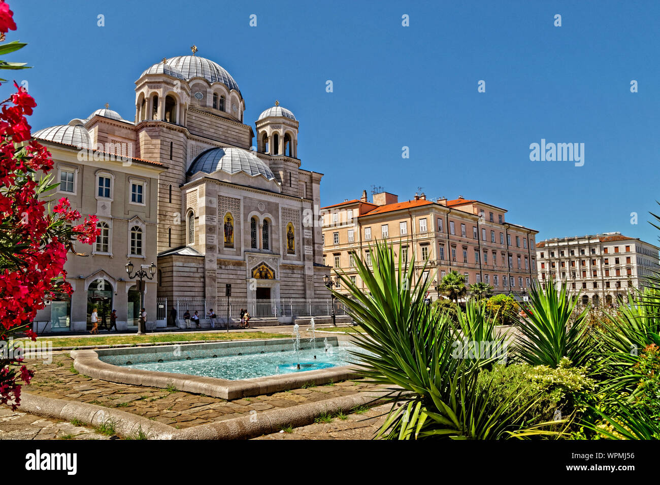 Die serbisch-orthodoxe Kirche St. Spyridon in Triest, Italien. Stockfoto Die serbisch-orthodoxe Kirche St. Spyridon in Triest, Italien. Stockfoto
