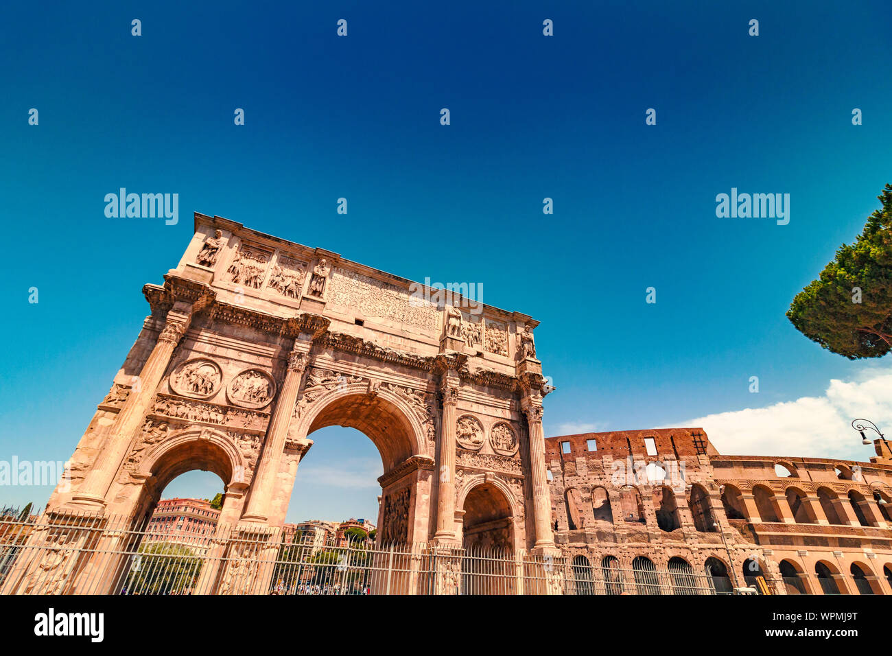 Triumphbogen des Konstantin in der Nähe von Kolosseum in Rom, Italien, getönten Bild Stockfoto